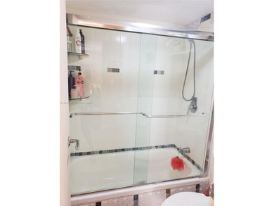 Excellent Location!!! 2/2 Corner unit located in heart of