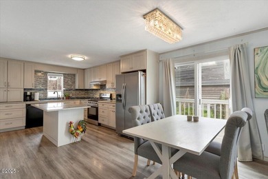 Welcome to your coastal retreat! Beautiful ocean view home just - photo 11