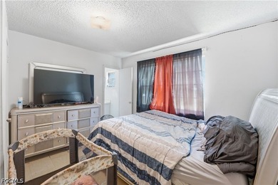 Investor Special! This 3-bedroom, 1.5-bath home located in - photo 14