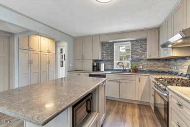 Welcome to your coastal retreat! Beautiful ocean view home just - photo 14