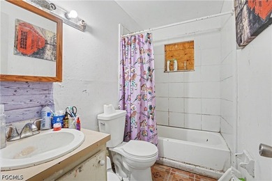 Investor Special! This 3-bedroom, 1.5-bath home located in - photo 15