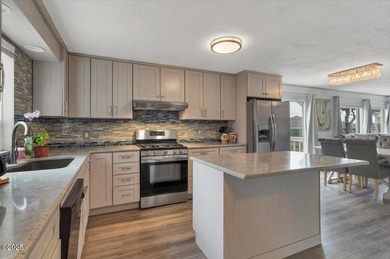 Welcome to your coastal retreat! Beautiful ocean view home just - photo 16