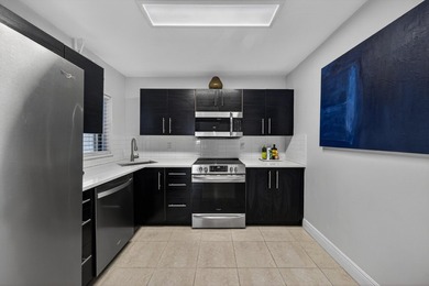 Beautiful & Spacious 3 Bedroom Apartment in a Prime Location - photo 24