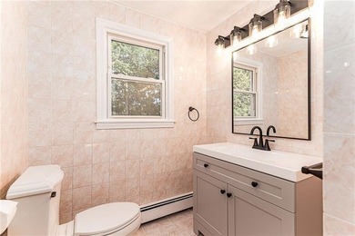 This beautifully updated, turn-key Colonial perfectly pairs - photo 25