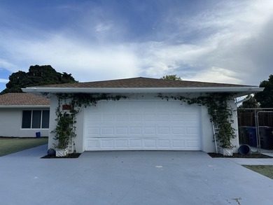 Welcome to this beautifully renovated 5-bedroom, 3-bathroom home - photo 3
