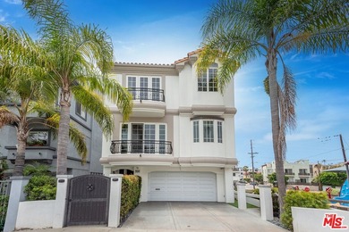 Exceptional Silver Strand residence featuring 4 bedrooms, 3.5 - photo 1