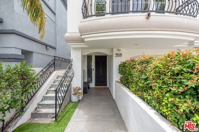 Exceptional Silver Strand residence featuring 4 bedrooms, 3.5 - photo 2