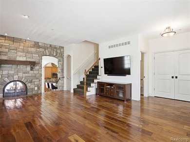 A rare Forester Square trifecta; quality craftsmanship, meets - photo 3