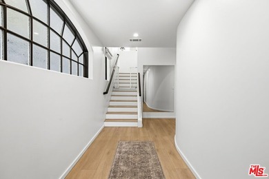 Exceptional Silver Strand residence featuring 4 bedrooms, 3.5 - photo 4