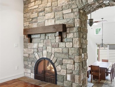 A rare Forester Square trifecta; quality craftsmanship, meets - photo 7