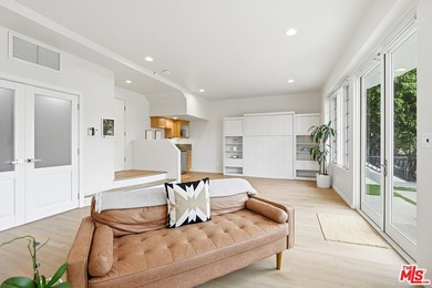 Exceptional Silver Strand residence featuring 4 bedrooms, 3.5 - photo 9