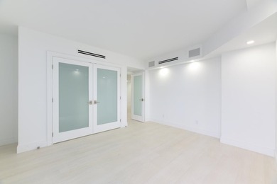 Sleek, modern and luxuriously fully renovated unit. Three - photo 16