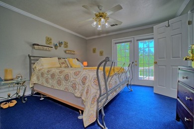 TURNKEY WATERFRONT on 2 pristine acres! This FULLY FURNISHED - photo 18