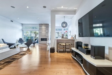 A rare opportunity to own a beautifully single-level residence - photo 2