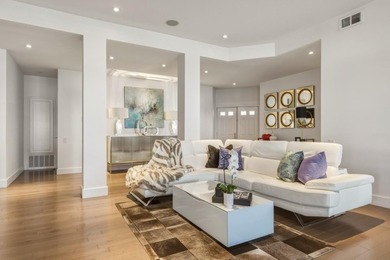 A rare opportunity to own a beautifully single-level residence - photo 3