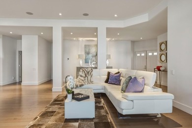 A rare opportunity to own a beautifully single-level residence - photo 4