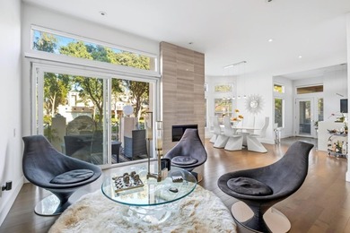 A rare opportunity to own a beautifully single-level residence - photo 6