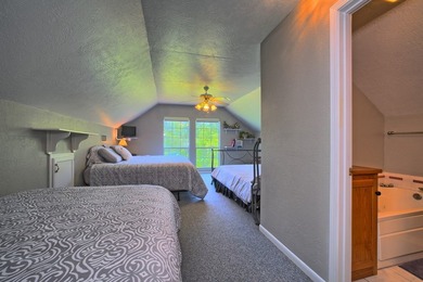 TURNKEY WATERFRONT on 2 pristine acres! This FULLY FURNISHED - photo 26