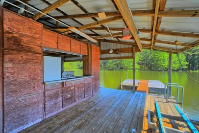 TURNKEY WATERFRONT on 2 pristine acres! This FULLY FURNISHED - photo 35