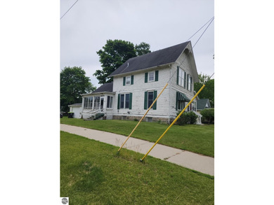 Stately home on 66x132 corner city lot. Short distance to - photo 1