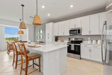 TURNKEY FURNISHED AND MOVE-IN READY! This rarely available - photo 5