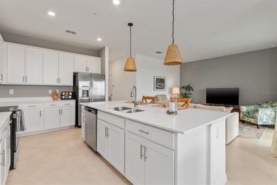 TURNKEY FURNISHED AND MOVE-IN READY! This rarely available - photo 7