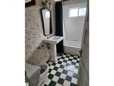 Stately home on 66x132 corner city lot. Short distance to - photo 8