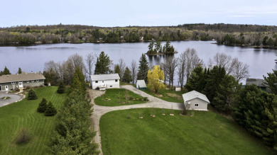 (private lake, pond, creek) Home For Sale in Rosseau Ontario