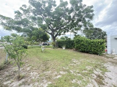 Rare opportunity to own a home on an oversized 0.28-acre lot in - photo 11