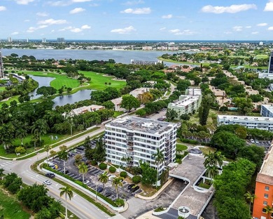 Top-floor corner penthouse unit in a boutique, all age-friendly - photo 24