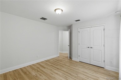 SELLERS SAY *BRING YOUR OFFER!* HUGE PRICE REDUCTION! This - photo 32