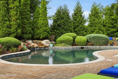 Luxury meets lifestyle in this exceptional Jefferson Park - photo 3