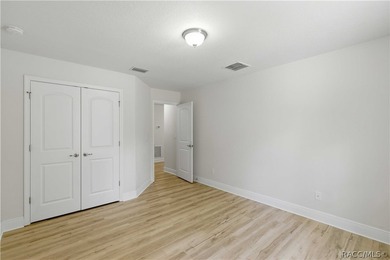 SELLERS SAY *BRING YOUR OFFER!* HUGE PRICE REDUCTION! This - photo 35