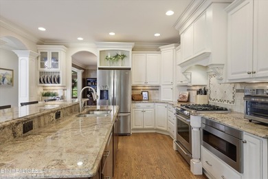 Luxury meets lifestyle in this exceptional Jefferson Park - photo 10