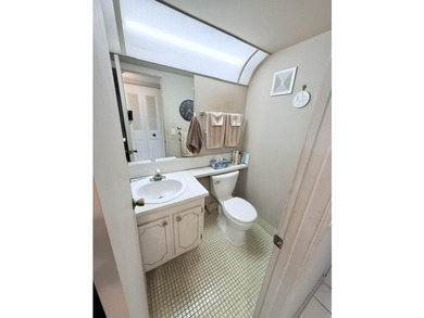 Second floor 1 1.5 in Markham section. Non-rental bldg. Water - photo 8