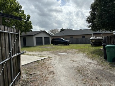 Rare double corner lot with an additional large detached two car - photo 28