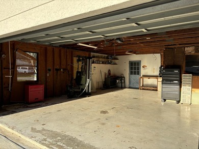 Rare double corner lot with an additional large detached two car - photo 33