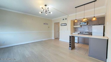 Great location and investment opportunity. 11th floor condo with - photo 3