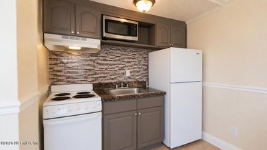 Great location and investment opportunity. 11th floor condo with - photo 5