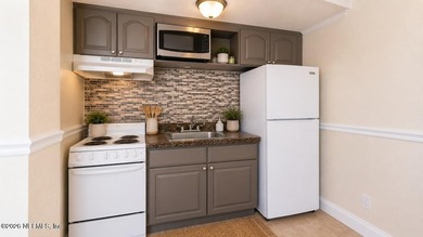 Great location and investment opportunity. 11th floor condo with - photo 6