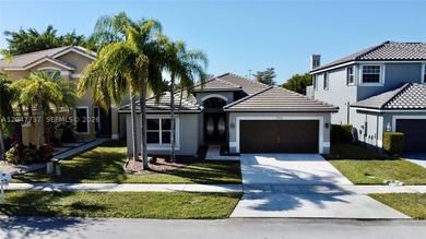 Beautifully maintained 3 bedroom 2 bath single family home in - photo 2