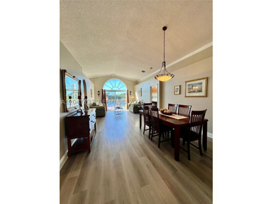 Beautifully maintained 3 bedroom 2 bath single family home in - photo 3