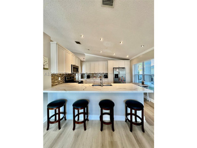 Beautifully maintained 3 bedroom 2 bath single family home in - photo 7