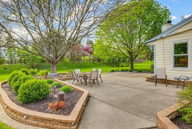 Welcome to Lake Country living at its finest set on a PRISTINE - photo 13