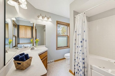 Welcome to Lake Country living at its finest set on a PRISTINE - photo 21