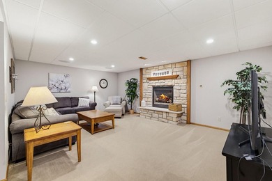 Welcome to Lake Country living at its finest set on a PRISTINE - photo 23
