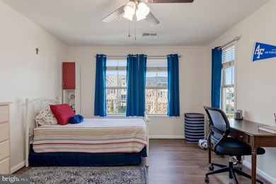 The Seller IS ACCEPTING Back-up offers. This house is still - photo 27