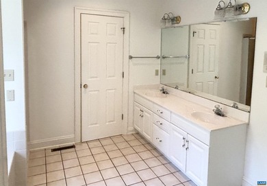 Back with new appliances & kitchen counters- golf front - photo 28