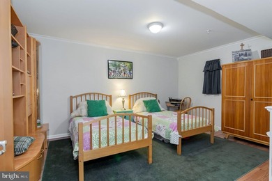 The Seller IS ACCEPTING Back-up offers. This house is still - photo 34