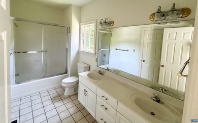 Back with new appliances & kitchen counters- golf front - photo 35